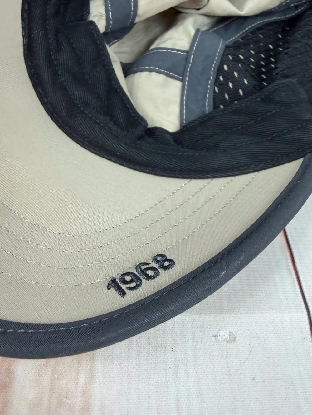 The North Face Tailout Beige Black Lightweight Running Hat OS